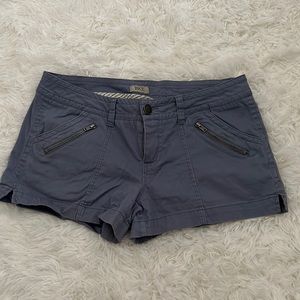 BKE Light Blue Shorts Size 28